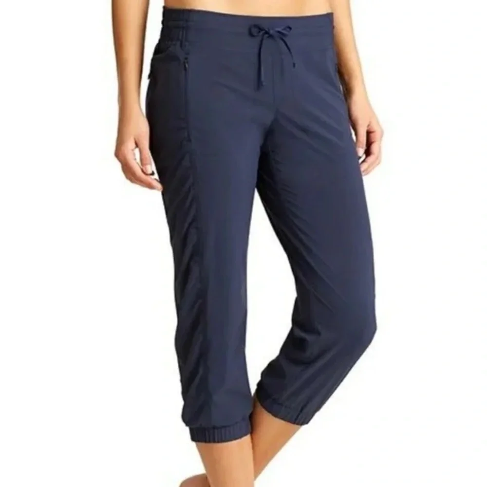 Athleta black Cropped Jogger Pants size 0  used . - Picture 5 of 12
